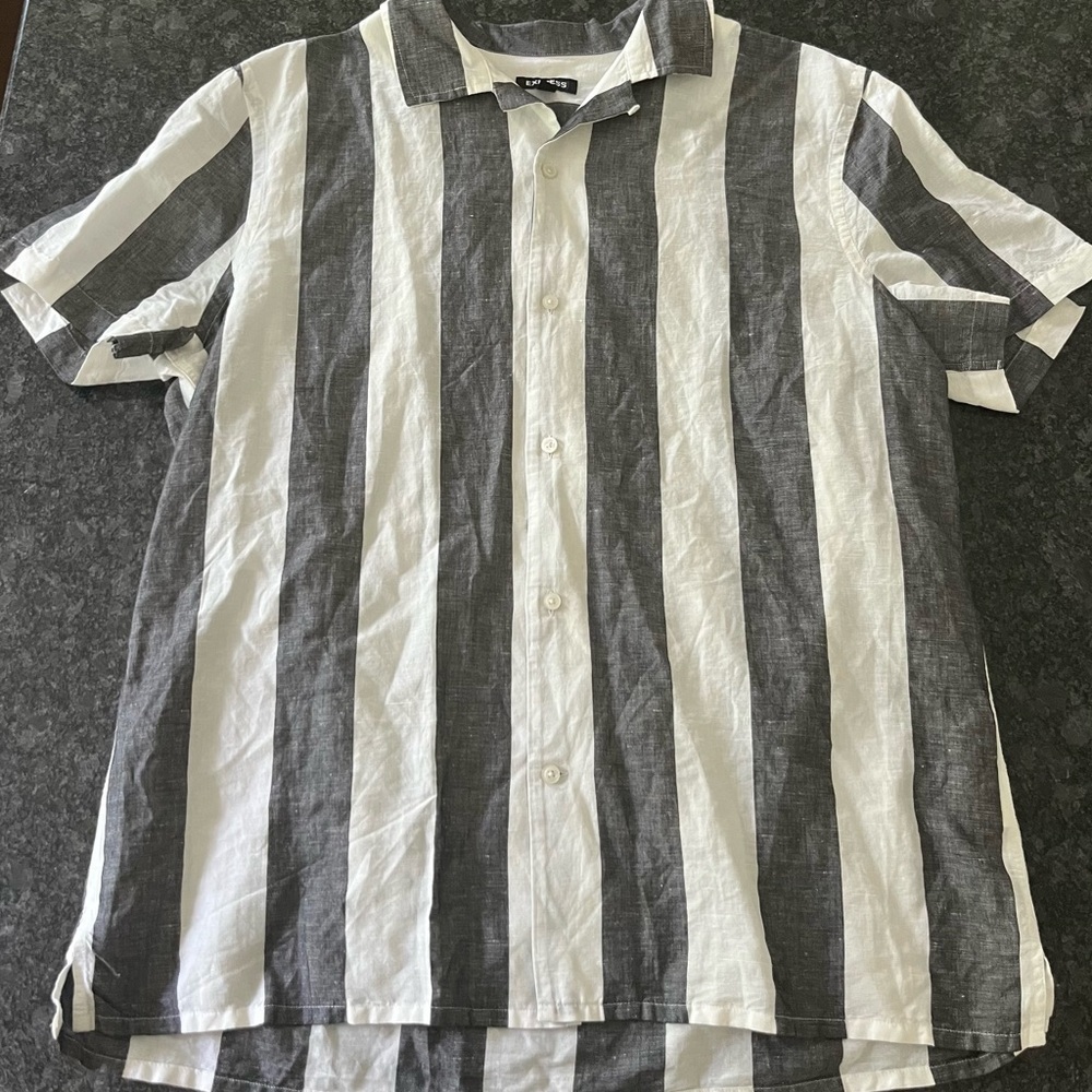 Express Men’s linen blend button up black and white collared shirt shortsleeve L